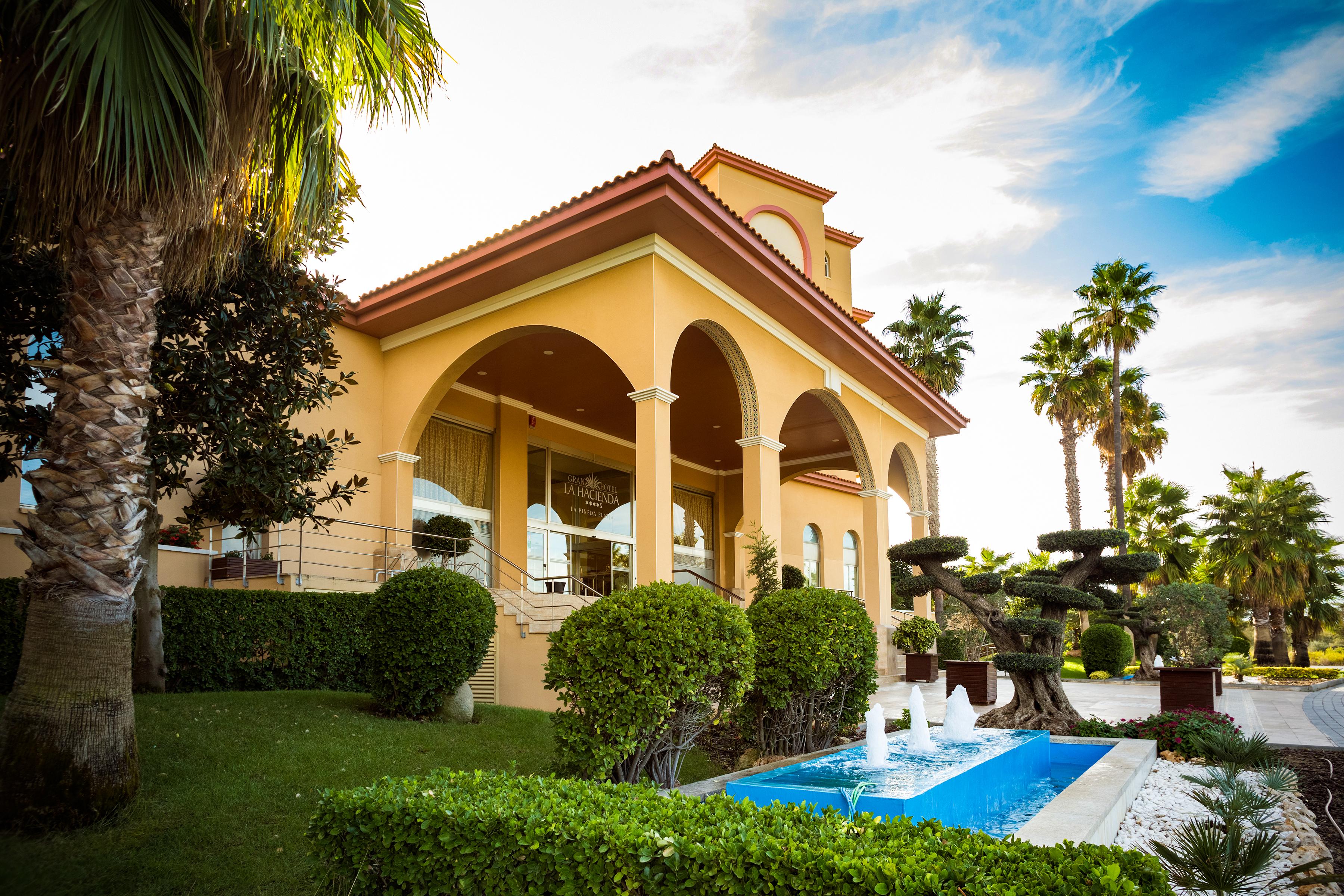 Отель Ohtels La Hacienda Ла-Пинеда Экстерьер фото