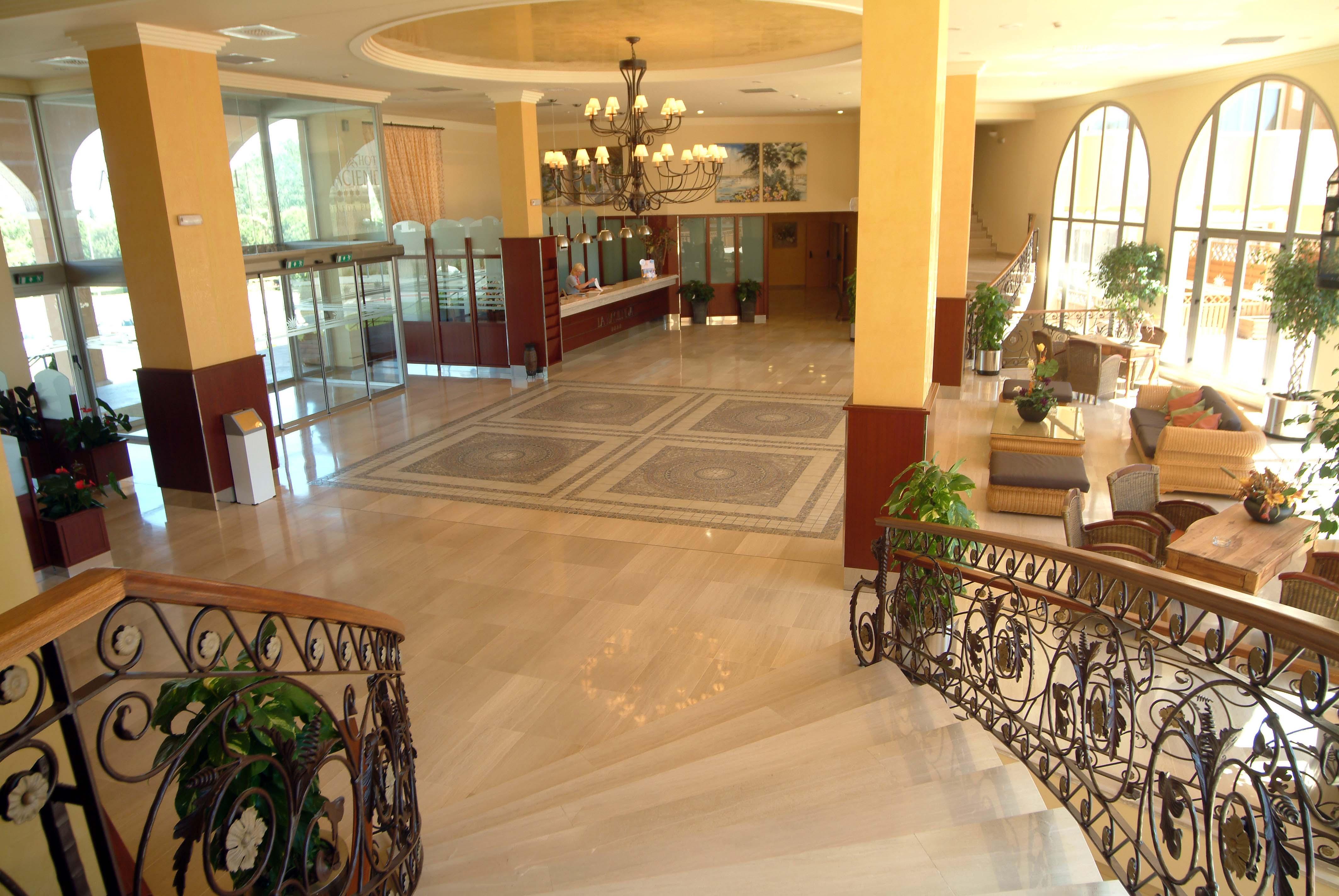Отель Ohtels La Hacienda Ла-Пинеда Экстерьер фото