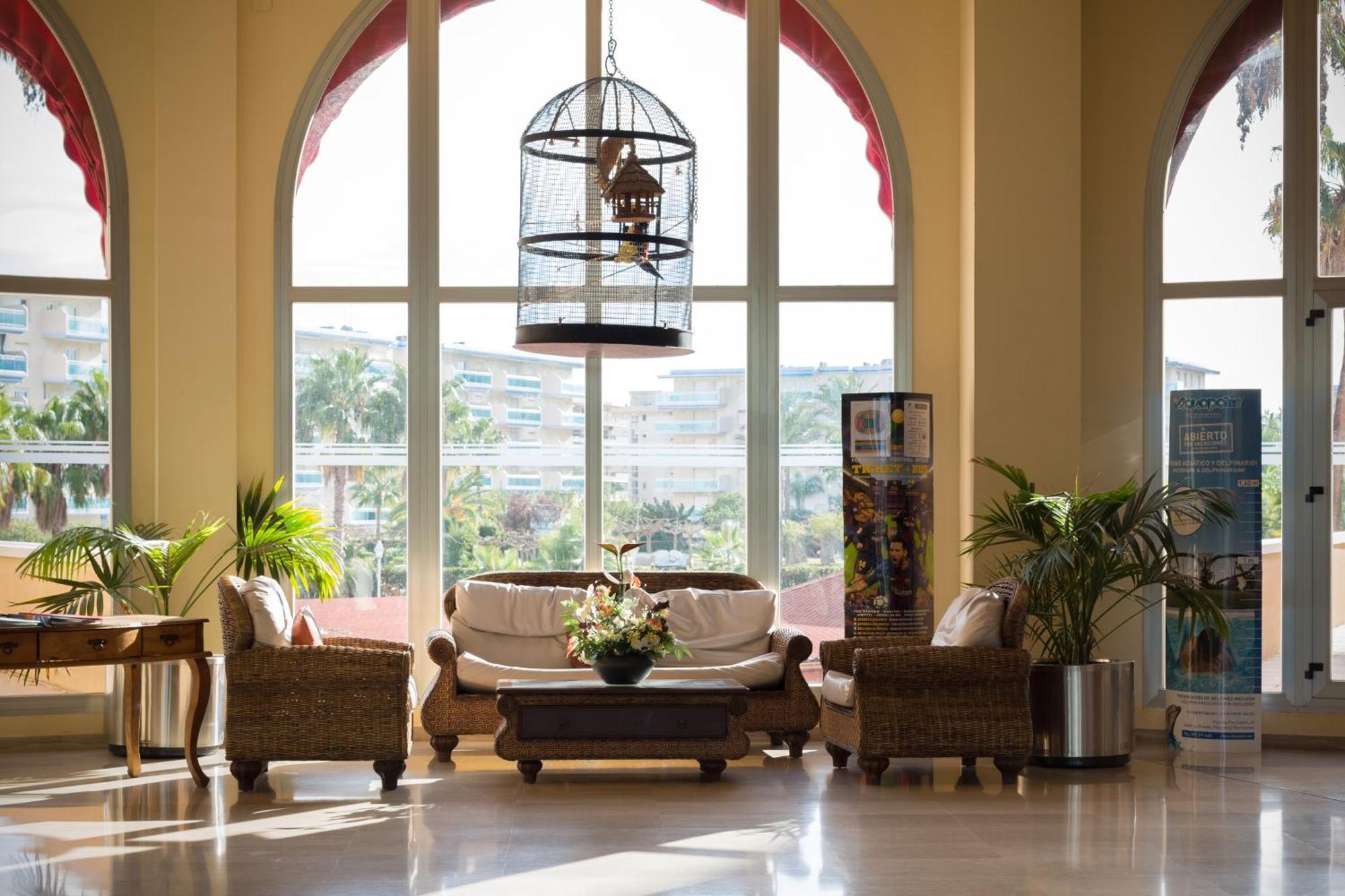 Отель Ohtels La Hacienda Ла-Пинеда Экстерьер фото